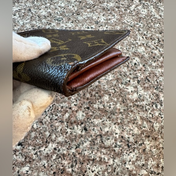 - Louis Vuitton, men's monogram, bifold, wallet, vintage - Picture 12 of 17